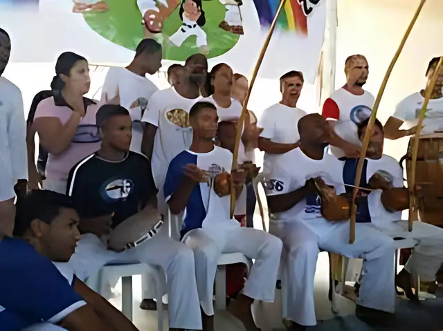 Capoeira — Projeto Criança Feliz / SINDITOB (foto 3 de 6)