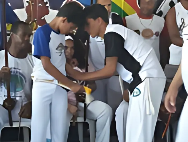 Capoeira — Projeto Criança Feliz / SINDITOB (foto 4 de 6)
