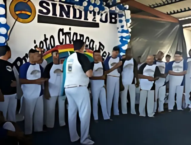 Capoeira — Projeto Criança Feliz / SINDITOB (foto 5 de 6)