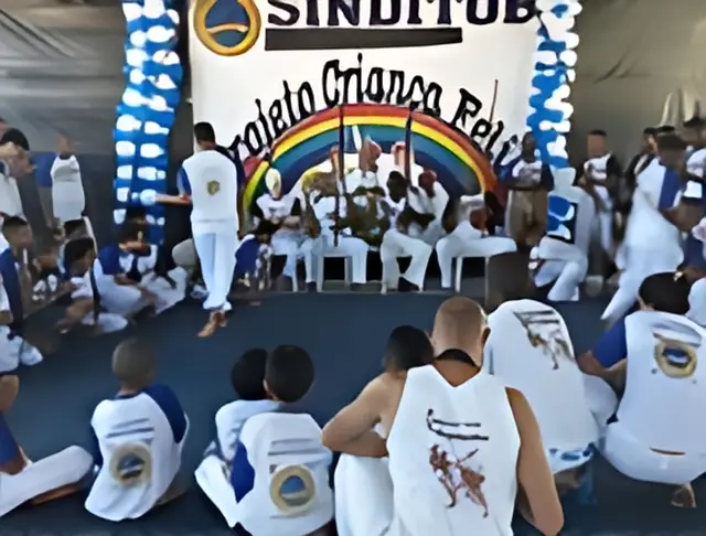 Capoeira — Projeto Criança Feliz / SINDITOB (foto 6 de 6)