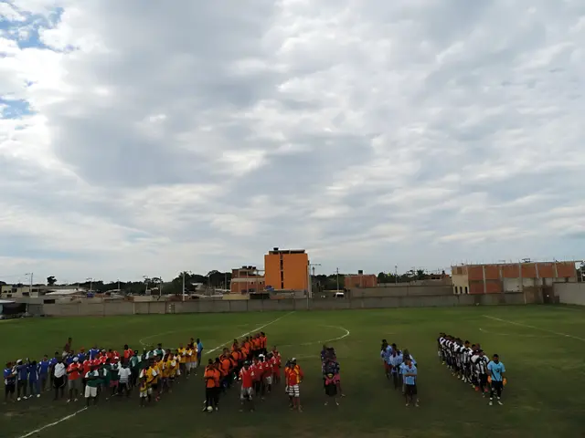 Futebol — Projeto Criança Feliz / SINDITOB (foto 4 de 12)