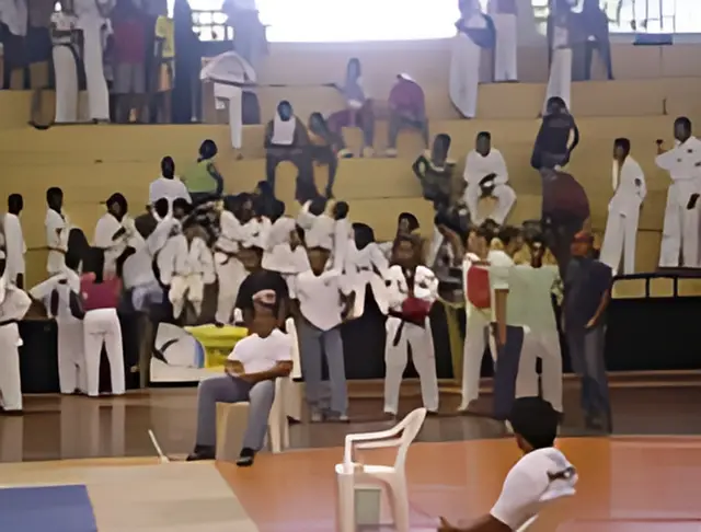 Taekwondo — Projeto Criança Feliz / SINDITOB (foto 7 de 10)